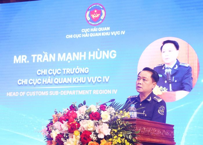 Chi cục trưởng Chi cục Hải quan khu vực IV Trần Mạnh Hùng phát biểu tại hội nghị
