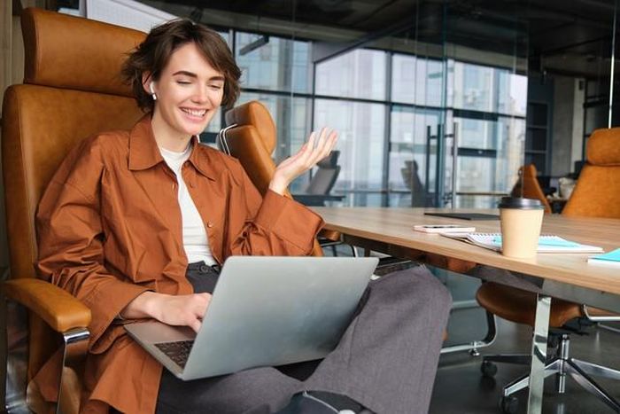 Song Tử là cung hoàng đạo luôn bận rộn với những điều mới mẻ. Họ thích gặp gỡ, trò chuyện, khám phá xu hướng và thường không chịu nổi sự nhàm chán. Ảnh minh họa