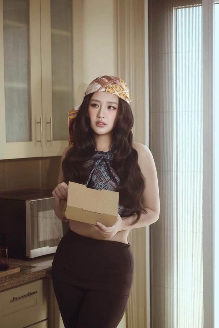 Đây không phải lần hiếm hoi khoe sắc vóc tuổi 38 của Mai Phương Thúy. Thời gian qua, cô thường chia sẻ những khoảnh khắc đời thường xinh đẹp của mình.