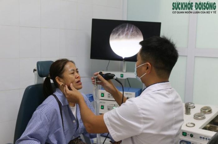 Thăm khám tai mũi họng, nội soi và chẩn đoán hình ảnh khi có chỉ định giúp phát hiện sớm những tổn thương bất thường trong các hốc xoang. Ảnh minh họa: HĐ.