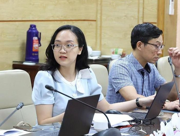 Các đại biểu thảo luận. Ảnh: Trần Minh