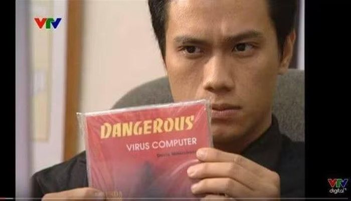 Việt Anh đóng nhiều phim đặc sắc, sở hữu bức ảnh meme "đốt ổ cứng" nổi tiếng.