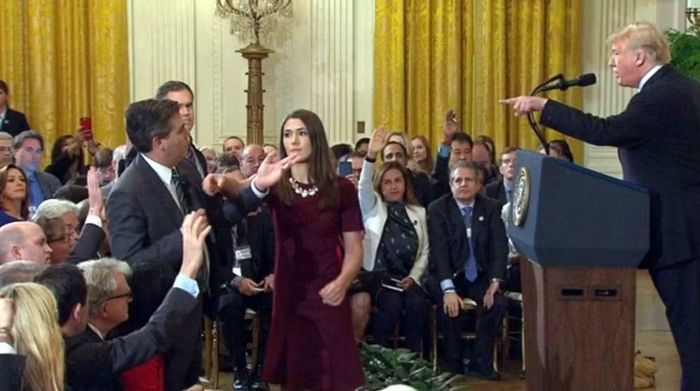 Thay vì trả lời trực tiếp, ông Trump cho rằng việc tiếp tục áp dụng trừng phạt có thể cản trở Nga phóng thích Stephen Hubbard, công dân Mỹ 74 tuổi, trong ngày 21/10.