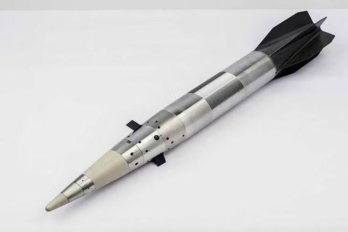 Vulcano là một dòng đạn pháo tầm xa được phát triển bởi công ty Leonardo của Ý và Diehl Defence của Đức. Loại đạn 155 mm này gồm hai phiên bản - không điều khiển BER (Ballistic Extended Range) và có điều khiển GLR (Guided Long Range).