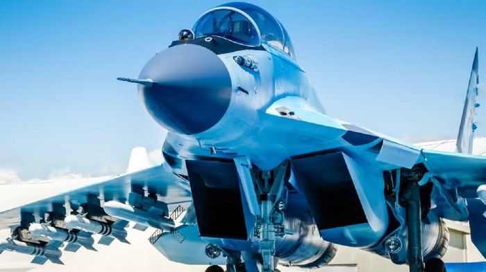 Tiêm kích MiG-35 trang bị động cơ RD-33MK được hiện đại hóa sâu rộng với thời hạn sử dụng tăng lên đến 4.000 giờ, đi kèm khả năng điều hướng vector lực đẩy 3 chiều (3D TVC), mang lại khả năng "siêu cơ động".