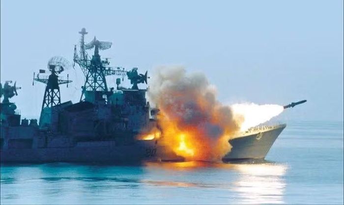 Bài báo suy đoán rằng hợp đồng mới có thể áp dụng cho các tàu INS Prabal và INS Pralaya, hiện đang được trang bị 16 tên lửa hành trình chống hạm cận âm Kh-35E Uran.