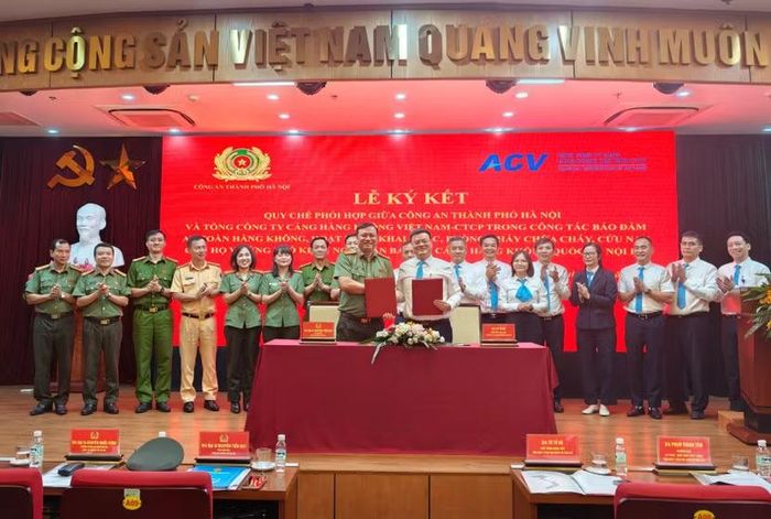 Lãnh đạo hai đơn vị ký kết quy chế phối hợp mới