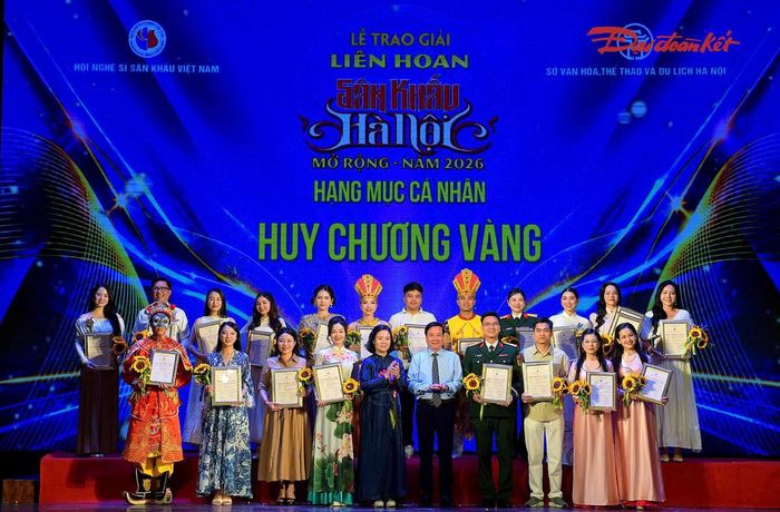 Ban Tổ chức trao 23 Huy chương Vàng hạng mục cá nhân.