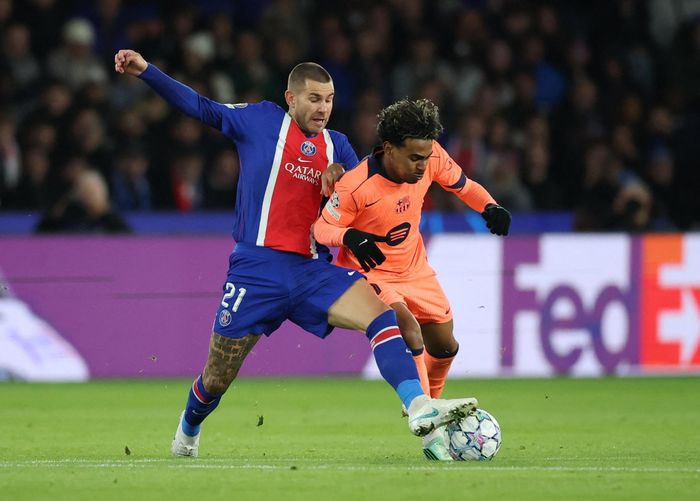  Barcelona ưu tiên Lamine Yamal trong cuộc đua Quả bóng Vàng, dù Rodri cũng có tên trong danh sách đề cử. 