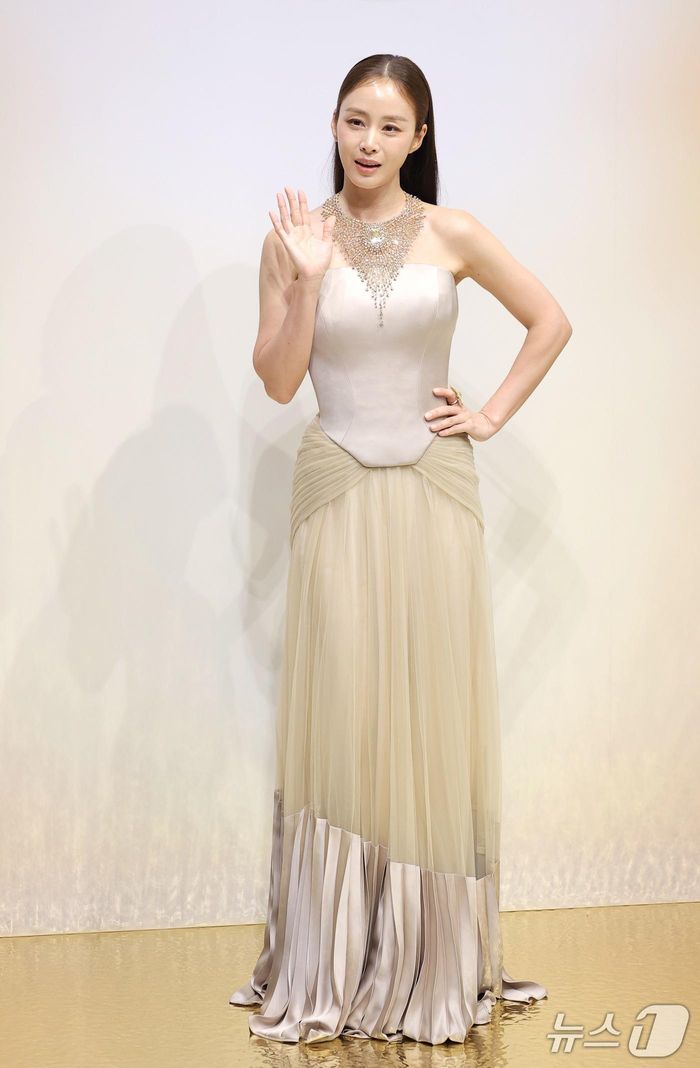 Trang phục của Kim Tae Hee tại sự kiện mới đây. Ảnh: News1. 