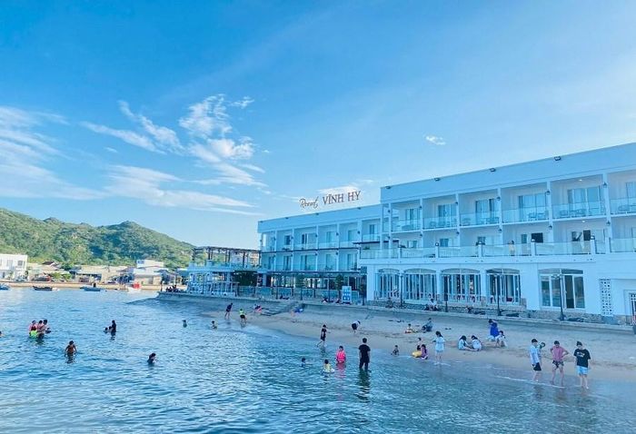 Chương trình Famtrip với sự tham gia của hơn 100 doanh nghiệp trong nước sẽ là cơ hội để mở rộng liên kết, quảng bá tiềm năng du lịch Vĩnh Hy
