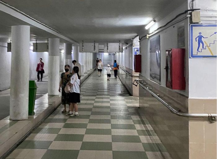 Hầm đi bộ tại nút giao Ngã Tư Sở thông thoáng, sạch đẹp