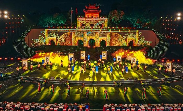 Lễ hội Văn hóa thế giới tại Hà Nội lần thứ II với chủ đề “Hội tụ di sản - Kết nối tương lai” kết nối những giá trị di sản văn hóa Việt Nam với tinh hoa văn hóa quốc tế. Ảnh: BTC