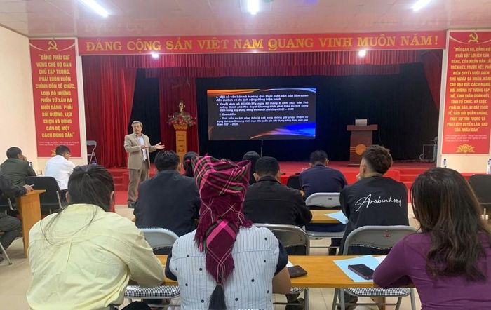 Lớp tập huấn có sự tham gia của 40 học viên là quản lý các khu, điểm du lịch và đại diện các cơ sở kinh doanh dịch vụ du lịch