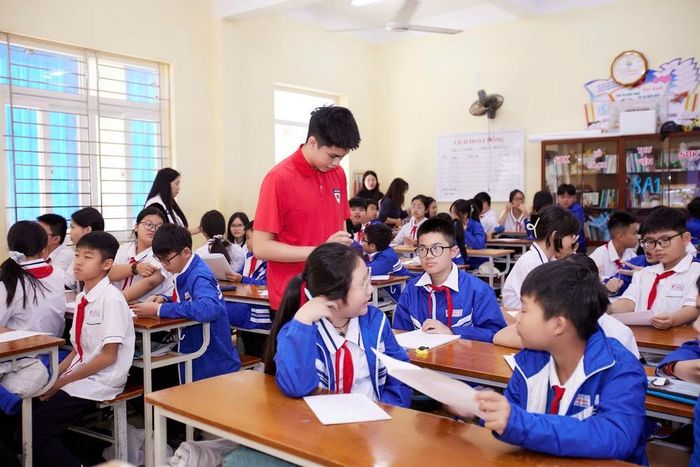 Hoạt động tập huấn tranh biện và kỹ năng do nhóm học sinh Aware to Care tổ chức nhằm gây quỹ độc lập cho các dự án y tế học đường. Ảnh: PV