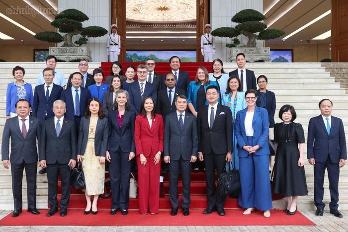 Thủ tướng Chính phủ Lê Minh Hưng, bà Pauline Tamesis, Điều phối viên Thường trú và Trưởng đại diện các tổ chức Liên Hợp Quốc tại Việt Nam - Ảnh: chinhphu.vn/Nhật Bắc