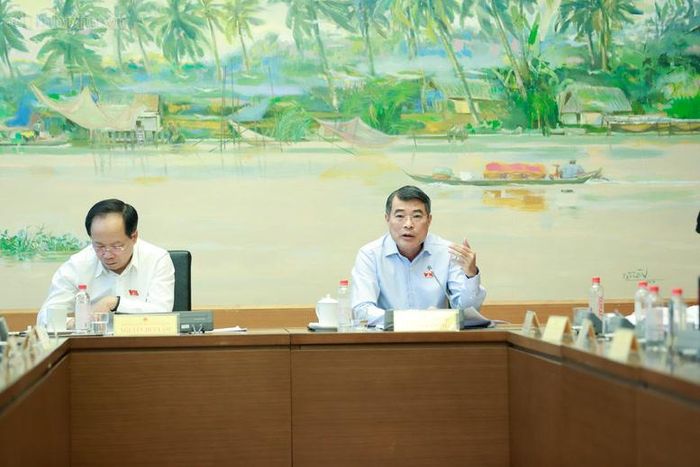 Thủ tướng nêu rõ, Chính phủ cũng sẽ tiếp tục rà soát để đơn giản hóa thủ tục hồ sơ, nâng cao công tác tổ chức thực hiện, nhưng quan trọng nhất là phải đảm bảo hiệu quả và mục tiêu của đầu tư - Ảnh: chinhphu.vn/Nhật Bắc