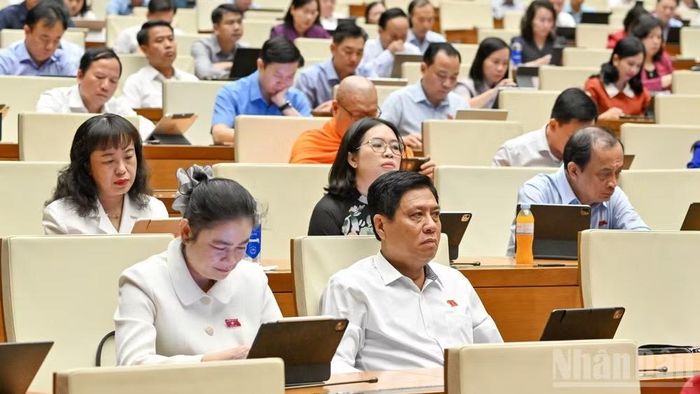 Quốc hội làm việc tại hội trường. (Ảnh: THỦY NGUYÊN)