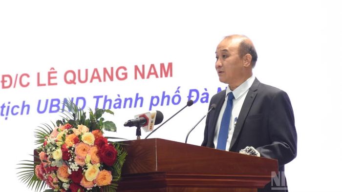 Phó Chủ tịch Ủy ban nhân dân thành phố Đà Nẵng Lê Quang Nam phát biểu ý kiến tại diễn đàn. (Ảnh: ANH ĐÀO)