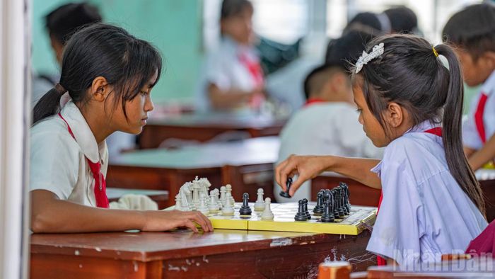 Đời sống tinh thần của các học trò vùng cao cũng đang được quan tâm đặc biệt.