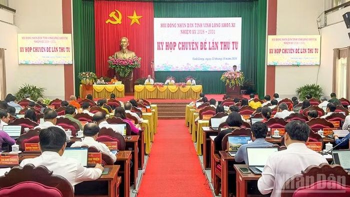 Quang cảnh kỳ họp. (Ảnh: BÁ DŨNG)