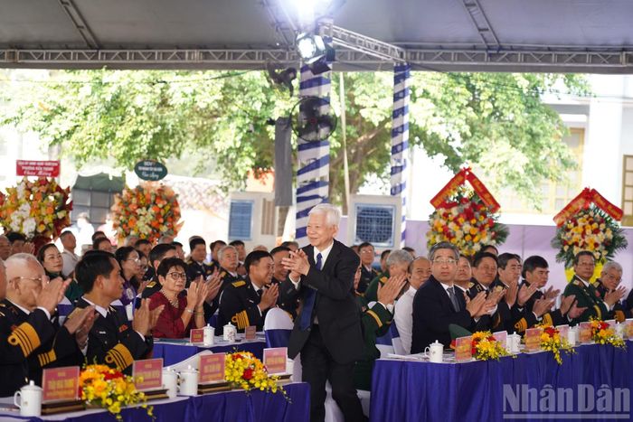 Nguyên Ủy viên Bộ Chính trị, nguyên Chủ tịch nước Nguyễn Minh Triết và các đại biểu dự lễ.