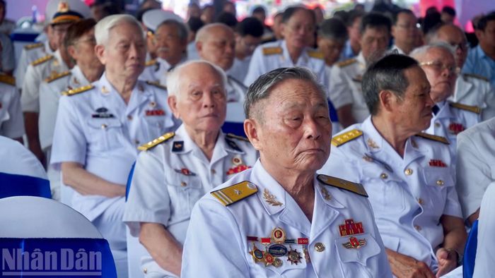 Sau 8 ngày đêm, thuyền đến Vàm Lũng, Cà Mau. Kết quả chuyến trinh sát tạo cơ sở thực tiễn để tổ chức vận tải bằng đường biển.