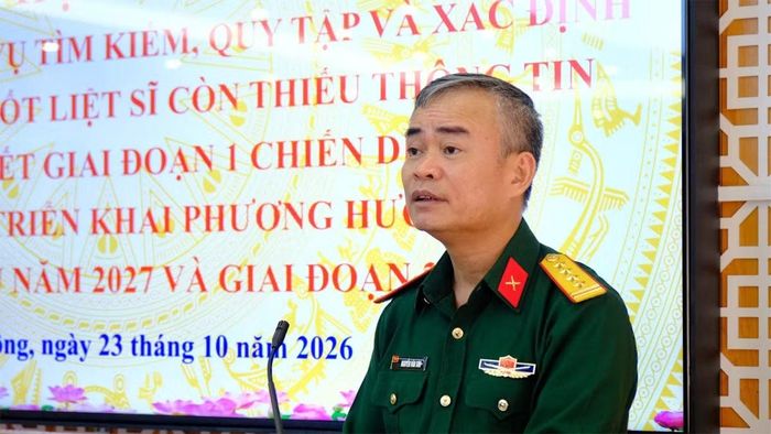 Đại tá Nguyễn Văn Sơn, Chính ủy Bộ Chỉ huy Quân sự tỉnh, Phó Trưởng ban Thường trực Ban Chỉ đạo tỉnh Lâm Đồng phát biểu tại hội nghị. (Ảnh: CTV)