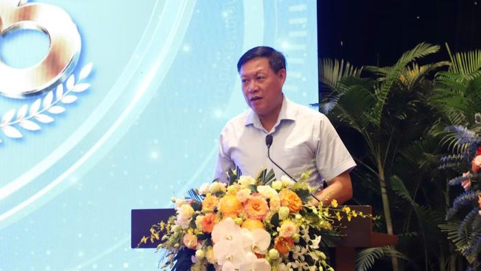 Thứ trưởng Y tế Đỗ Xuân Tuyên phát biểu tại hội thảo. (Ảnh: HUY SƠN)