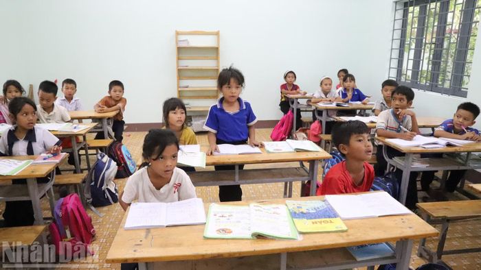 Hầu hết học sinh ở đây là con em đồng bào dân tộc thiểu số. (Ảnh: CÔNG LÝ)
