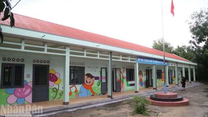 Cơ sở vật chất tại điểm trường buôn Đrang Phốk còn nhiều hạn chế. (Ảnh: CÔNG LÝ)