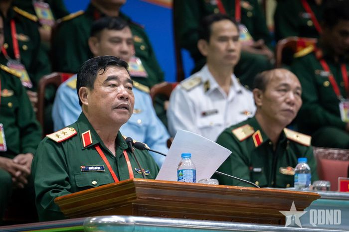Trung tướng Nguyễn Bá Lực, Phó tổng Tham mưu trưởng, Trưởng ban tổ chức Hội thao phát biểu bế mạc. Ảnh: VIỆT TRUNG