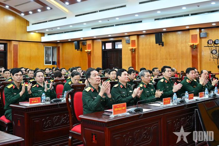 Các đại biểu dự hội nghị.