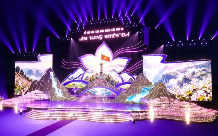  Phối cảnh sân khấu Lễ hội hoa tam giác mạch năm 2026. 