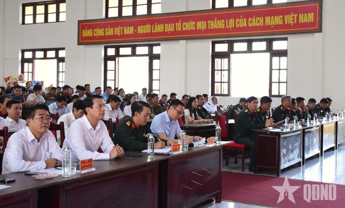 Các đại biểu dự hội nghị.