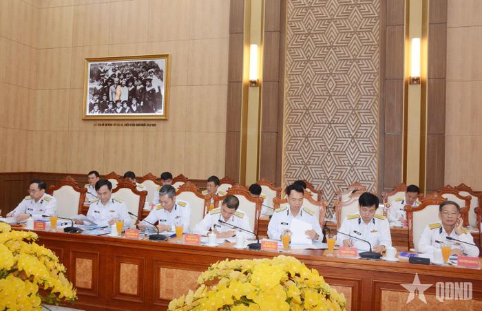 Các đại biểu Quân chủng Hải quân dự buổi làm việc với Đoàn khảo sát số 2 Bộ Quốc phòng.
