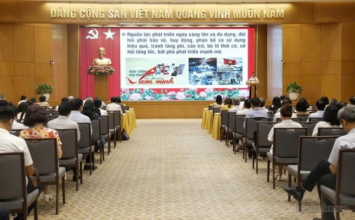 Quang cảnh hội nghị. 