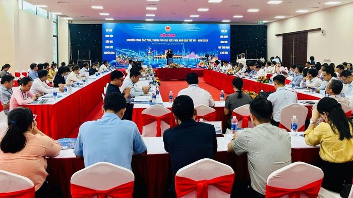  Các đại biểu tham dự hội nghị, chiều 23-10. Ảnh: THI HỒNG 