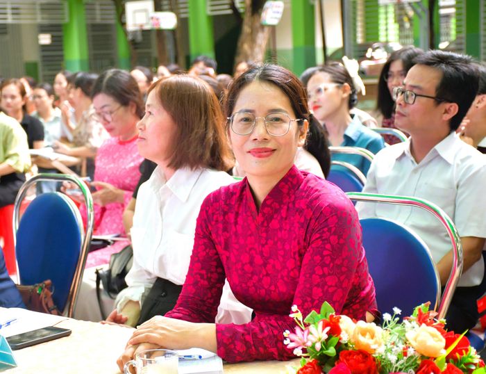 Tham dự chương trình có 160 cán bộ quản lý, giáo viên cụm chuyên môn 15.