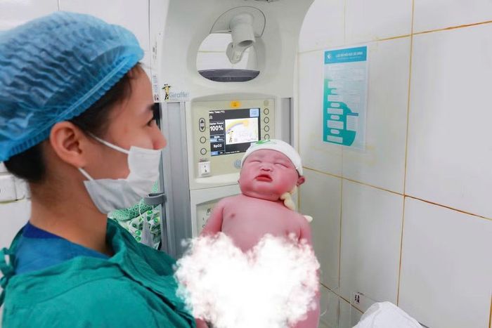 Em bé đã chào đời an toàn - Ảnh BVCC