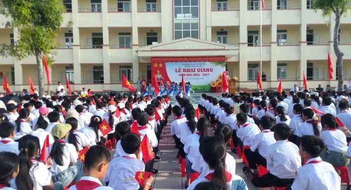 Trường THCS Vạn Lộc 2 (Thanh Hóa) khai giảng năm học mới. Ảnh: NTCC