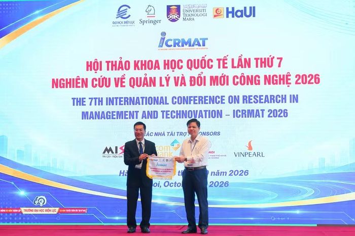 Nghi thức trao cờ đăng cai ICRMAT 2027.