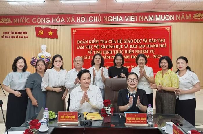 Thứ trưởng Bộ GD&ĐT và Giám đốc Sở GD&ĐT tỉnh Thanh Hoá ký kết quả công tác kiểm tra thực hiện nhiệm vụ giáo dục mầm non của Bộ GD&ĐT, năm học 2026-2027.