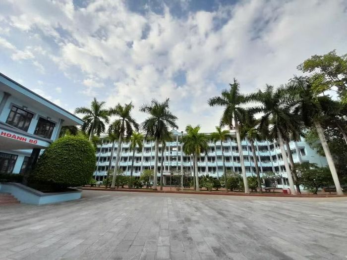 Cơ sở vật chất Trường Cao đẳng Than – Khoáng sản Việt Nam tại phân hiệu Hoành Bồ (Quảng Ninh).