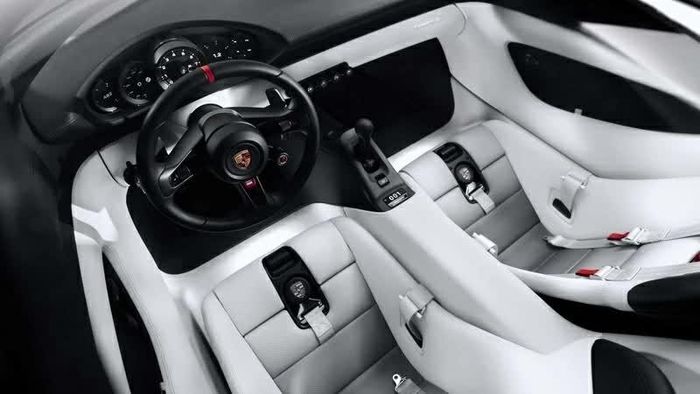 Không gian nội thất của Porsche Mission S sử dụng tông trắng, xám và đỏ, đi cùng những vật liệu hoàn thiện riêng dành cho mẫu concept.
