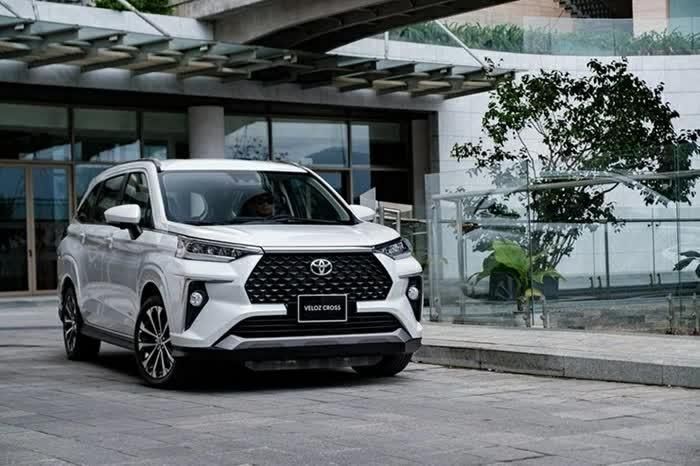 Toyota Veloz Cross sở hữu diện mạo trẻ trung với lưới tản nhiệt cỡ lớn.