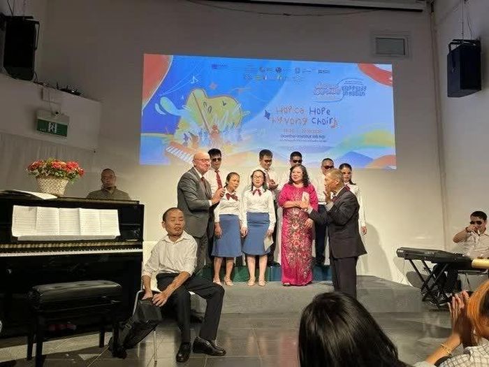  Liên hoan thu hút sự tham gia đa dạng của nhiều nghệ sĩ, chuyên gia uy tín và nhận sự hưởng ứng nhiệt tình từ cộng đồng khuyết tật cùng công chúng. (Ảnh: Thanh Bình) 