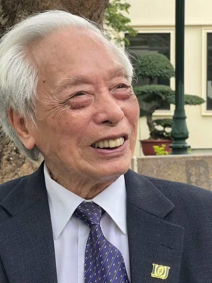 Nhà báo, Nhà giáo Trần Bá Lạn.