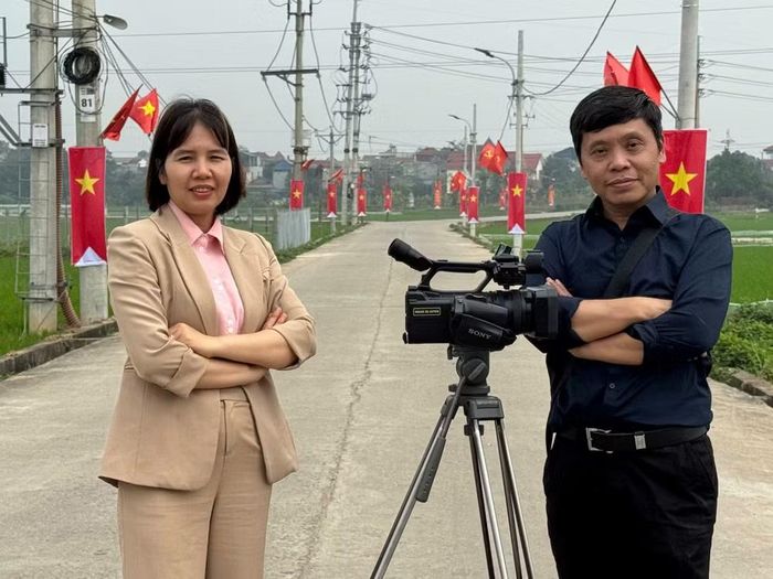Nhà báo Nguyễn Đình Thanh trong một lần tác nghiệp.