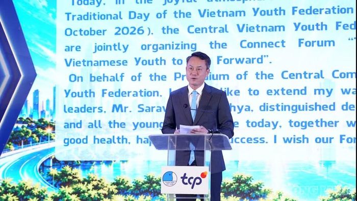 Anh Nguyễn Kim Quy, Bí thư Trung ương Đoàn, Chủ tịch Trung ương Hội Liên hiệp Thanh niên Việt Nam phát biểu khai mạc Diễn đàn. Ảnh: Dương Khánh.
